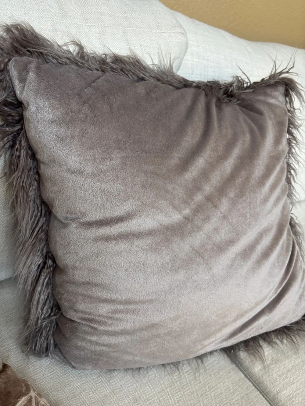 Koolaburra by UGG Klara Faux Fur Decorative Pillow Grey Plush Accent Cushion NWT
